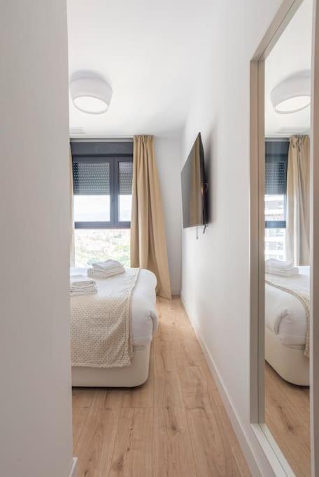 Apartament Skyline Iii Pool & Coworking By Ele Màlaga