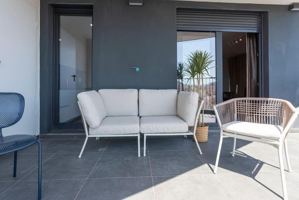 Skyline Iii Pool & Coworking By Ele Apartament