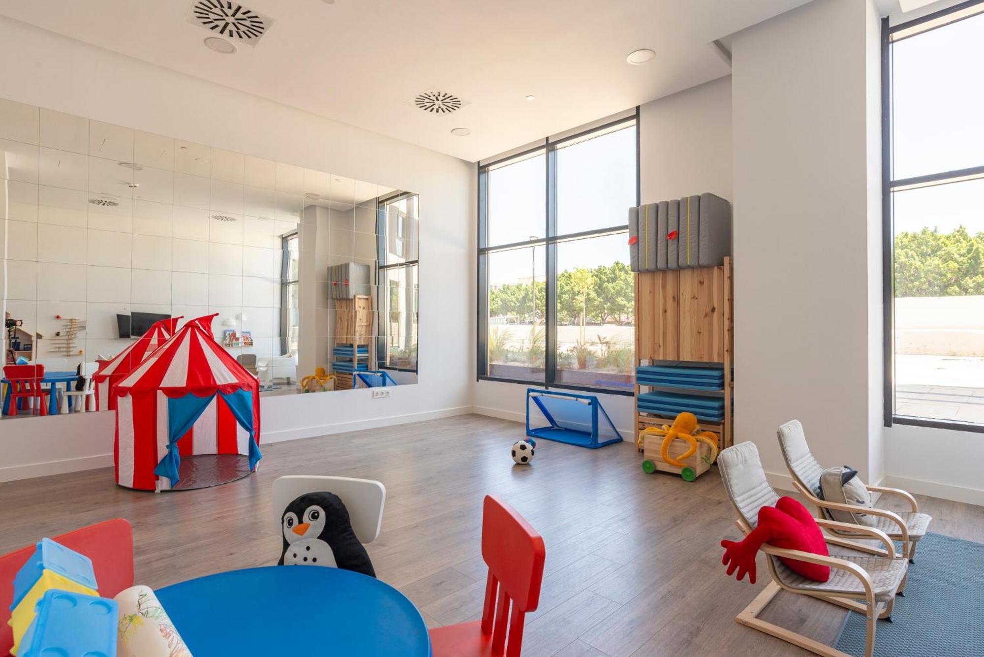 Apartament Skyline Iii Pool & Coworking By Ele